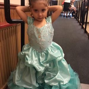 Meet your Posher, Roberto